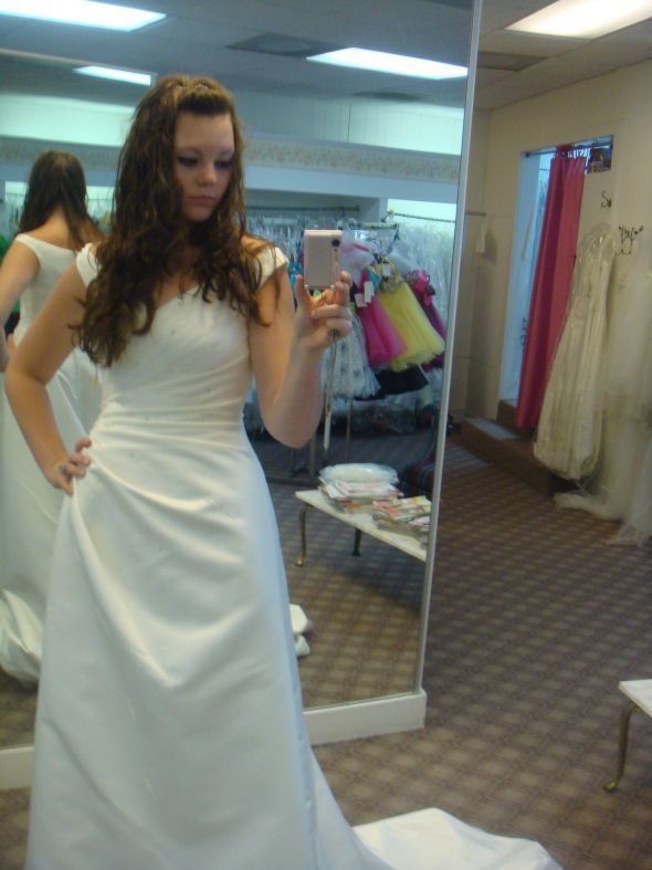 Child-rearin hips and drop waist gowns lets see em :  wedding mori lee 2512 drop waist Wedding Dress 001