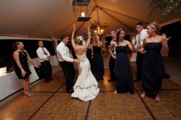 LET'S SEE those bUSTLES! : wedding Bustle