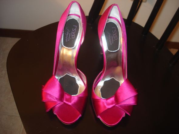 What color pallette goes best with fuschia? :  wedding colors spring wedding Fuschia Boquet1