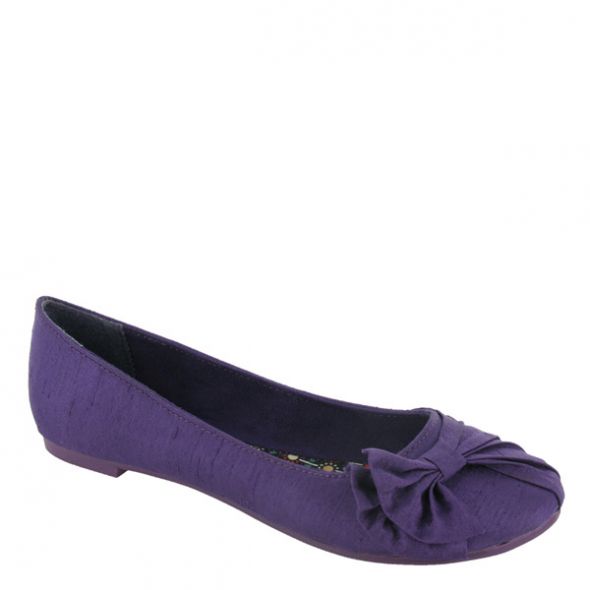 Brides Wearing FLATS! ...or BOOTS! ...or anything BUT heels : ) :  wedding Shoe2