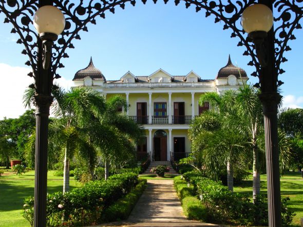Options for a Catholic Bride wanting to get married outside a Church :  wedding catholic venue puerto rico PalaceteLosMoreau