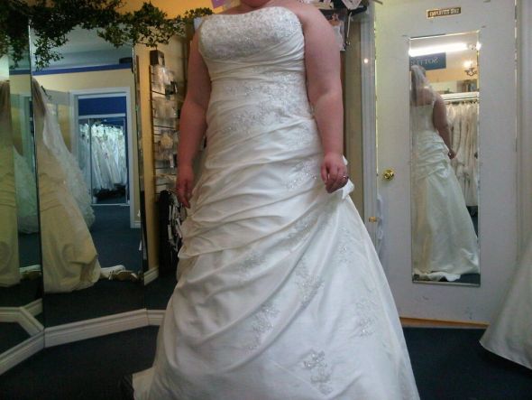 Dresses with heavy beading AND a corset... pictures? :  wedding Alliancedress3
