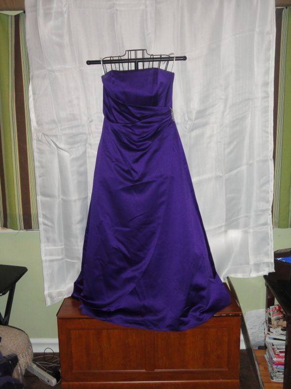 David's Bridal Strapless bridesmaid dress in Grape Size 12 $60.00 +flat rateship :  wedding davids bridal bridesmaid grape size 12 purple bridesmaids ceremony dress style 8567 8570 024