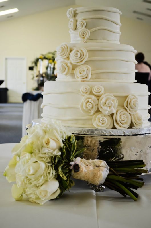 Cakes for Small Weddings--Post Pics Please! : wedding small wedding cakes Takenaka 218