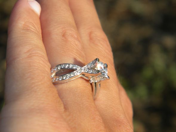 Pics of E-ring designed by my fiance :  wedding ring engagement ring ribbon design 050