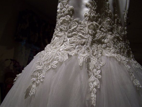Demetrios White Ballroom Tulle Gown for Sale Size 6 Chicago wedding 