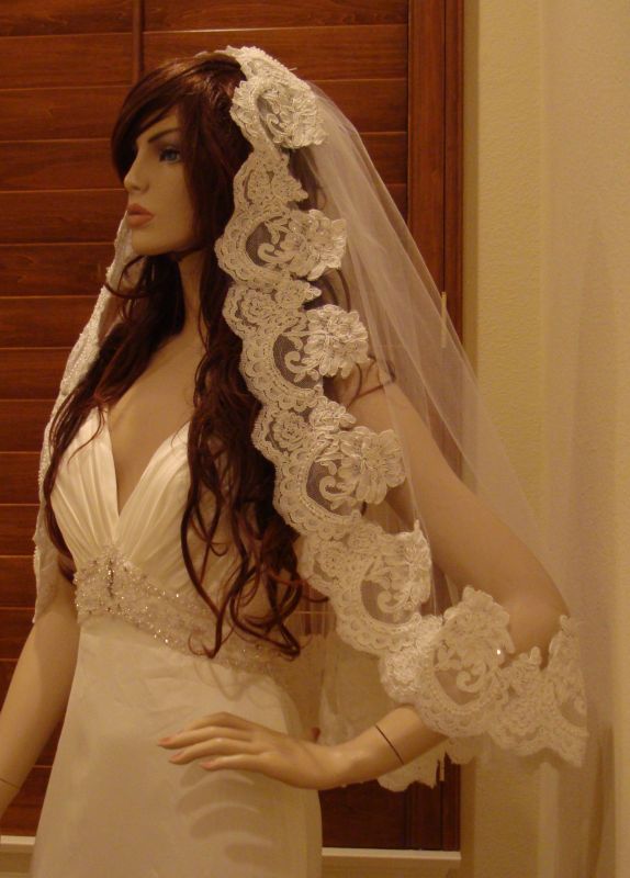 Super Gorgeous Mantilla Veil Fingertip Length- Brand new - 180.00- natural white : wedding wedding veil mantilla veil lace edge veil 1 gorgeous veil luxurious veil made in usa white DSC00508