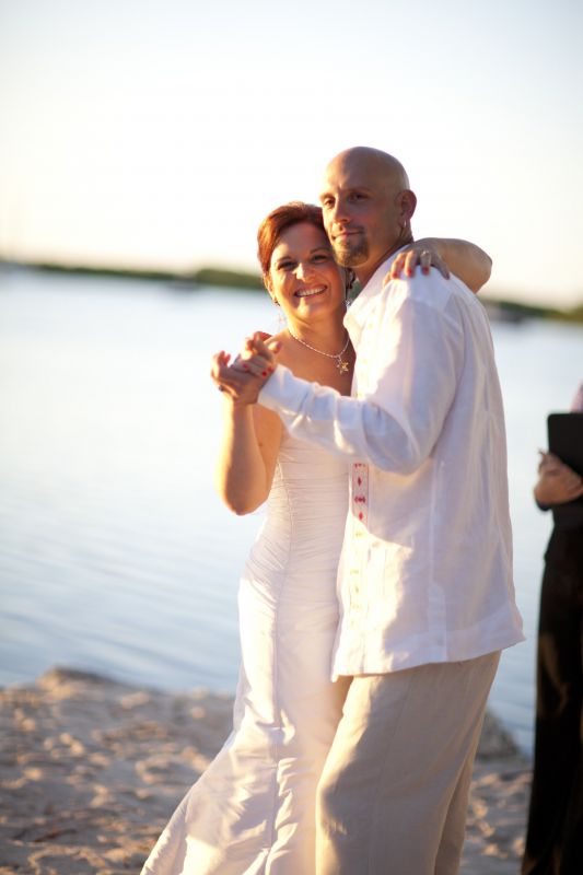 Bees- Convince me to have an outdoor wedding! Show your pictures! :  wedding ceremony reception outdoor photos italian money Dance2