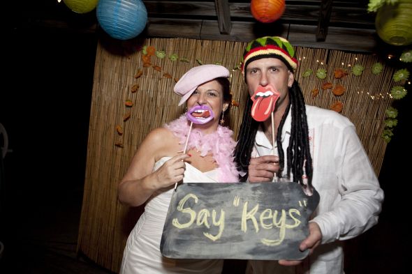 DIY Photo-Booth: an I DO or an I DON'T?? :  wedding photo booth camera reception diy PhotoHut7