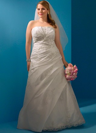 Any pictures of Real Full Figured Brides in any Alfred Angelo dresses??? :  wedding Aa2082W