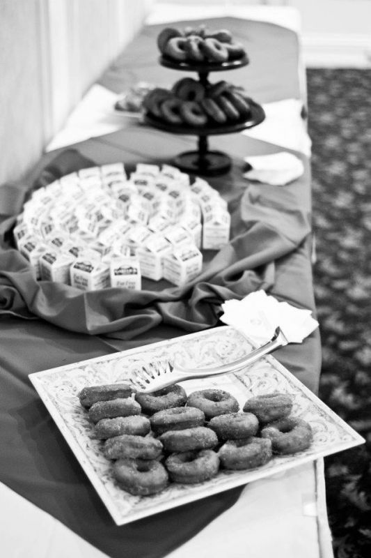 Mini pro pic recap of our 10/7 fall-themed wedding! :  wedding Donuts5641