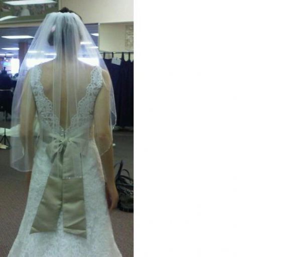 real brides wearing allure 8634? :  wedding allure 8634 1 dress lace Dress Back