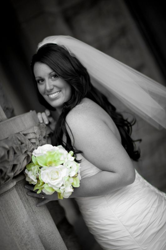 Anyone have pictures of hair completely down with a veil? :  wedding 220697 1948578564476 1542932754 2055775 3915238 O