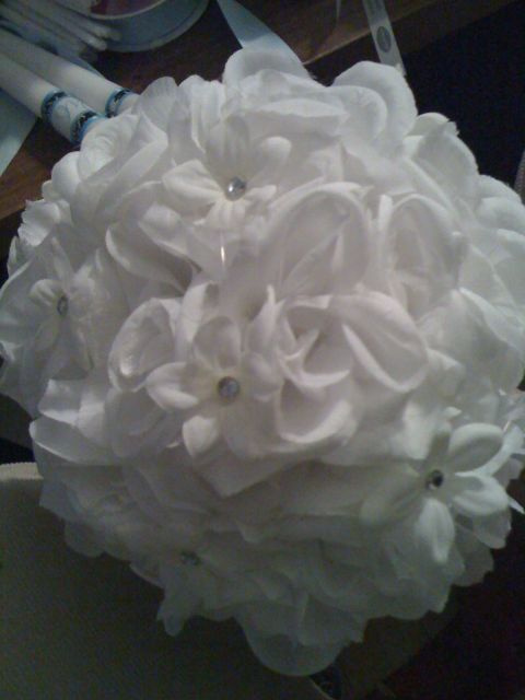 please show me your fake flower arrangements if you have any. :  wedding FLOWER