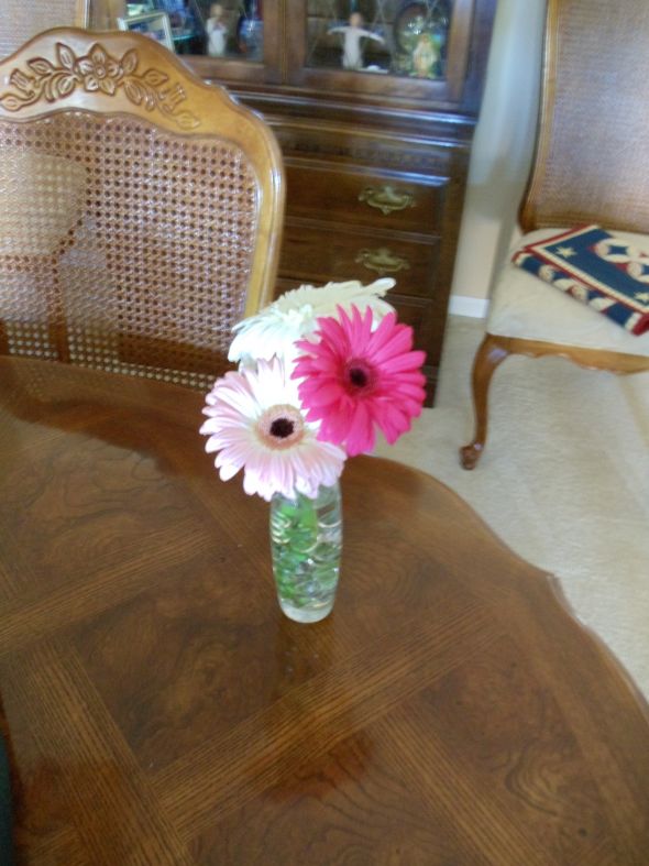 Centerpiece flowers - $5 per daisy??? Is this right??? : wedding flower centerpieces gerbera daisies Centerpiece Flowers