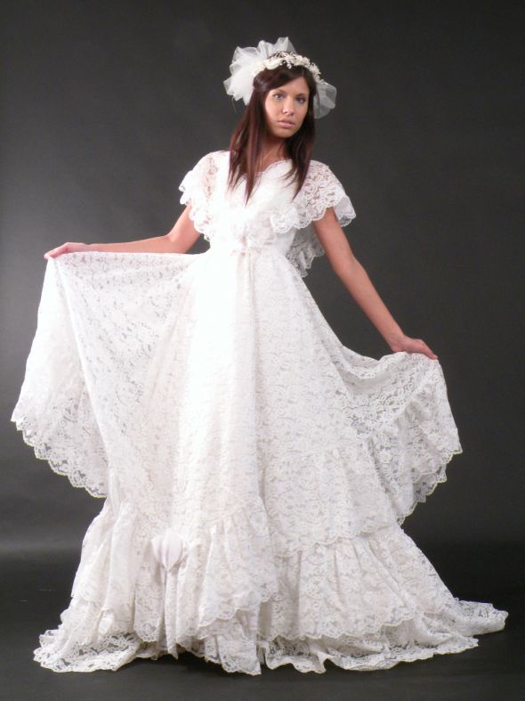Vintage Wedding Dresses...a list :  wedding vintage dress Crazylonglacedress1