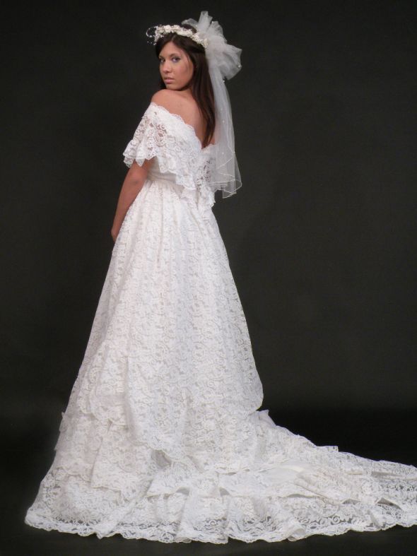 Vintage Wedding Dresses...a list :  wedding vintage dress Crazylonglacedress2