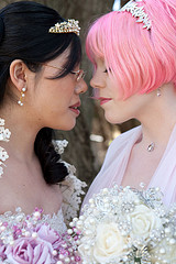 My husband dyed his hair blue.... :  wedding Pinkhairbride2