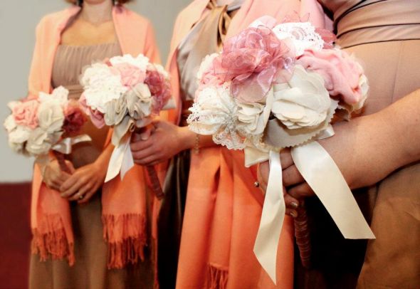 DIY fabric flower bouquets in dusty rose blush and cream wedding pink 