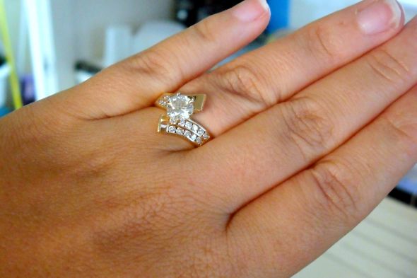 Should I get a twisty/uniqued shaped e-ring or not? (pics) :  wedding DSCF4357
