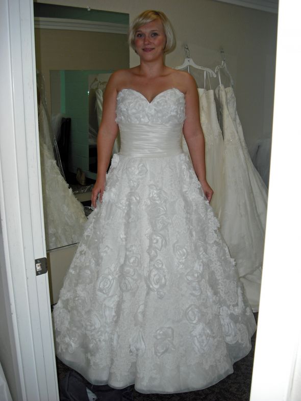 Oh God, I'm never gonna decide! : wedding dress casablanca allure DSCF4639 Edited