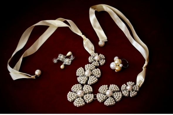 Does anyone have this necklace?? :  wedding pearl flower ribbon dillards Ibb 1283358758
