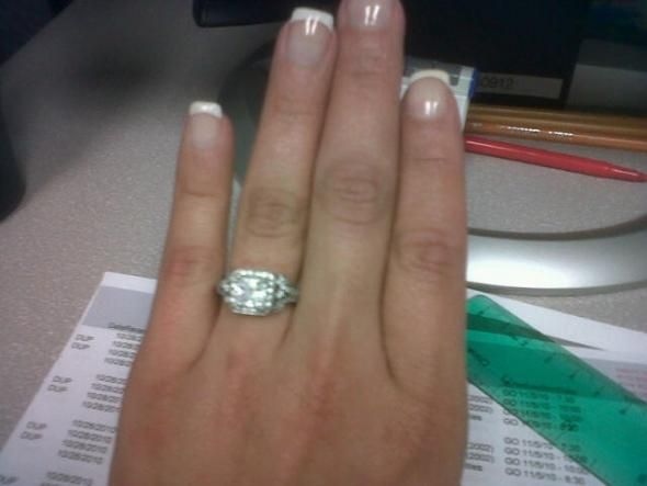 WOULD LOVE TO SEE PICTURE OF HALO RINGS ON FINGERS!! :  wedding 194844.ring2