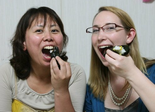 Makeup tips for Asian girls : wedding 37820 632102838869 18801299 36621851 4178054 N