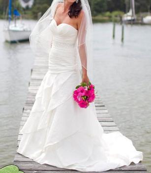 Gallery of the Day : wedding features 261829 10150216432776923 142981256922 7577534 258379 N Wedding Bouquets Photos : wedding green pink bouquet dress flowers 261829 10150216432776923 142981256922 7577534 258379 N
