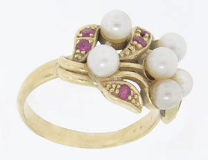 ruby and pearl rings? :  wedding FRA9947R1606