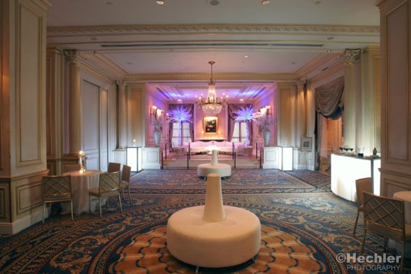 More Expensive venue with view vs. classic ballroom venue :  wedding Petit Salon