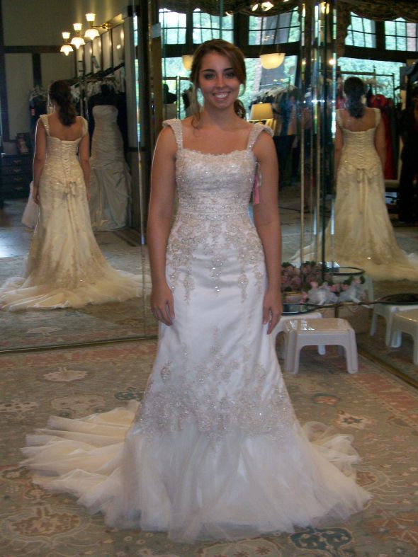 Pics of Maggie Sottero Milana dress? Real pics anyone? :  wedding Dress2