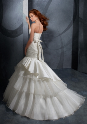 Fab dress with flowy ruffled skirt pics NEEDED. Im looking for the perfect one! :  wedding dress dresses ruffles flowy gown 2