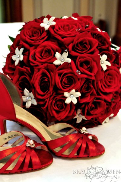 Let's talk Bouquets!! :  wedding Redflowers1