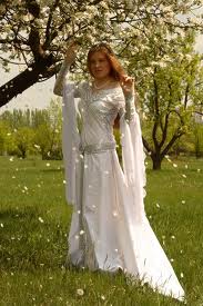 Does Kate's dress make you rethink your own? : wedding royal wedding dress lace sleeves Isolde3