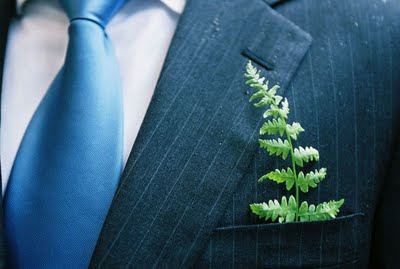 Boutonnieres v. Pocket Squares :  wedding pocket square boutonniere 10