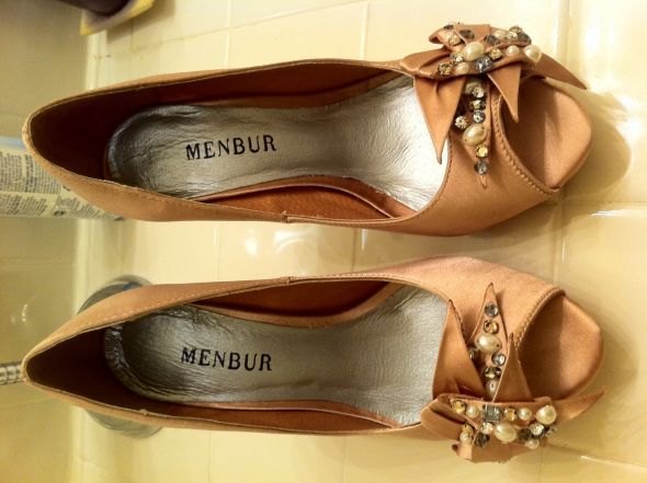 vote for my shoes because i have problems deciding! :  wedding Menburshoe