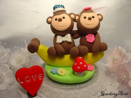 Poll - Are you using a wedding cake topper? :  wedding cake topper Monkeys