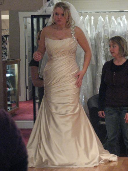To Crinoline  or not to Crinoline? on Dayle by Maggie Sottero. PLS HELP :  wedding dayle crinoline Dress1