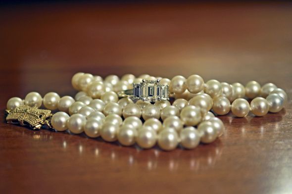 3 stone mommas? :  wedding  DSC0131 Pearl And Rings