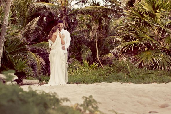 Favorite Trash the Dress Pic : wedding tdd trash the dress underwater black green ivory silver inspiration Wedding Pics 959