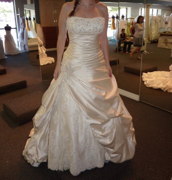 Fair Skin Ladies...show your dresses! : wedding Alabaster