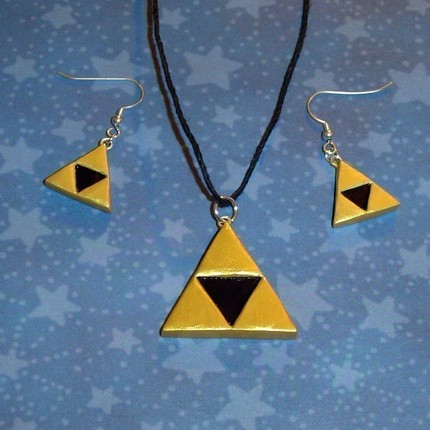 Nerdy Bride : wedding zelda theme inspiration nerd geek TriforceJewelry