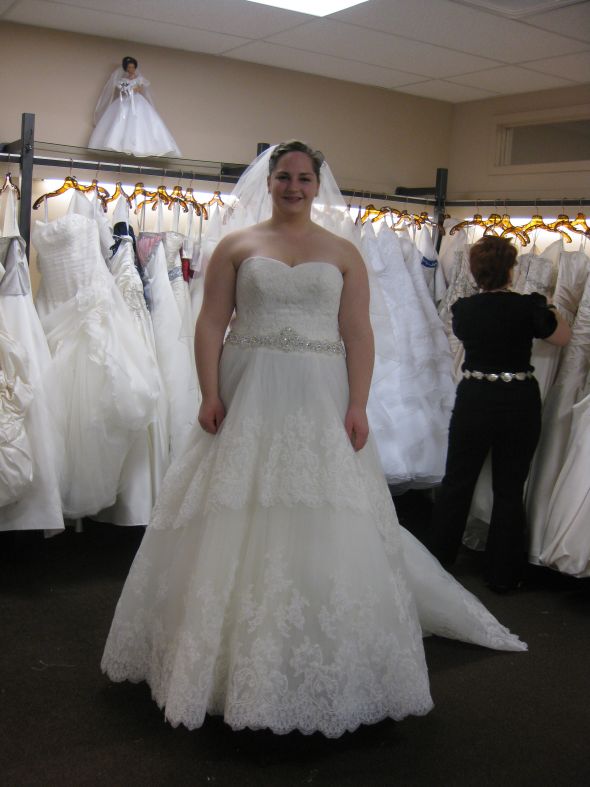 How much and by who? Share your dress experience with me! :) :  wedding IMG 0667