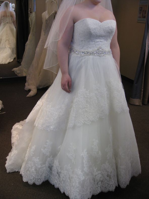 Any petite (short) and full figured brides out there... :  wedding attire designers wedding dress wedding gown short petite full figured 1 plus sized 1 Wedding Dress Pepper