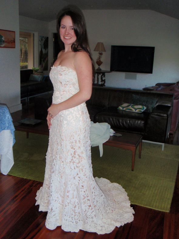 Fair Skin Ladies...show your dresses! : wedding Dress With Liner Front