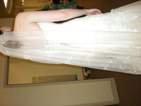 I made my own veil!!  Pics inside... :  wedding veil diy lace Spring2011 093