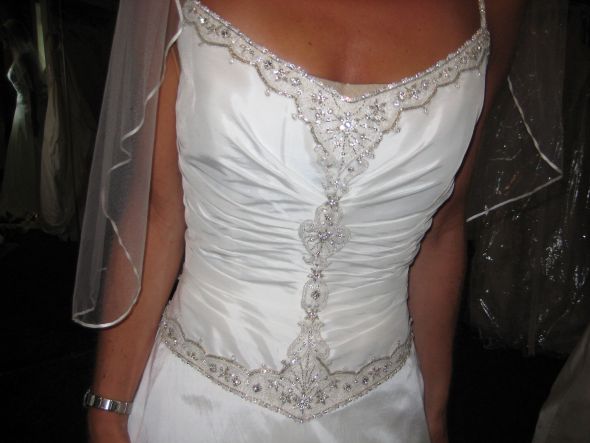 I need help figuring out a designer :  wedding dress help designer mystery Close Up Beading