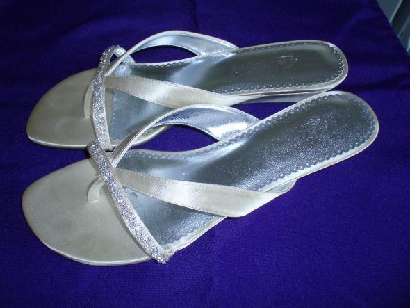 Champagne David's Bridal Kyra Shoes Size 9 wedding champagne sandals