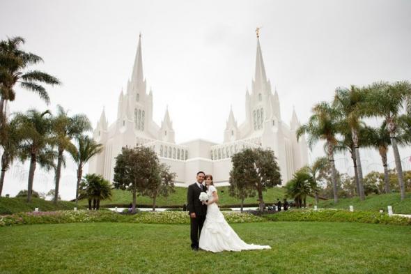 Gallery of the Day :  wedding features 166171 194938323854020 100000135620394 806237 5335853 N pic 2 :  wedding dress 166171 194938323854020 100000135620394 806237 5335853 N 